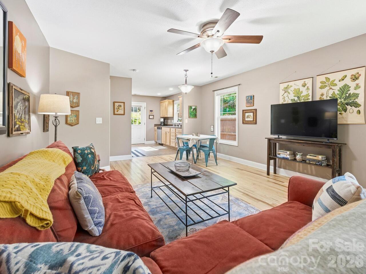 Listing Photo 11