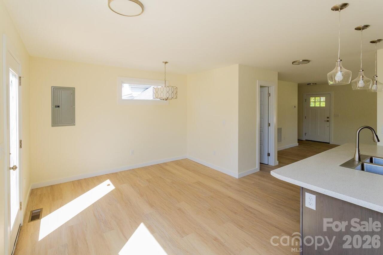 Listing Photo 10