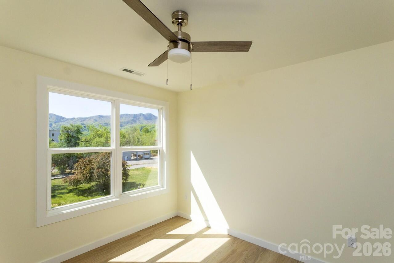 Listing Photo 13