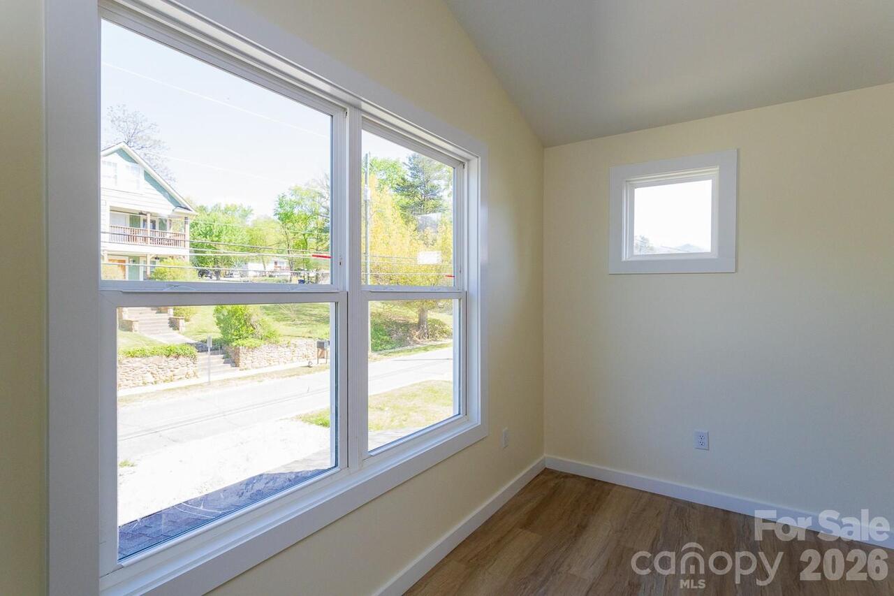 Listing Photo 15