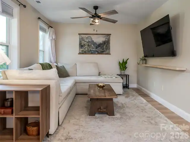 Listing Photo 6