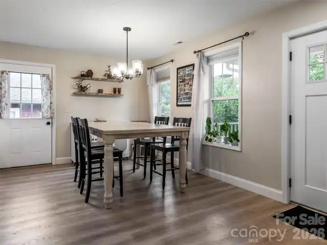 Listing Photo 8