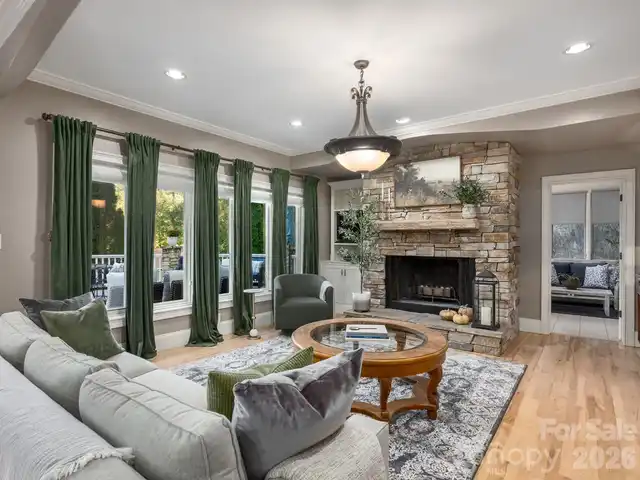 Listing Photo 7