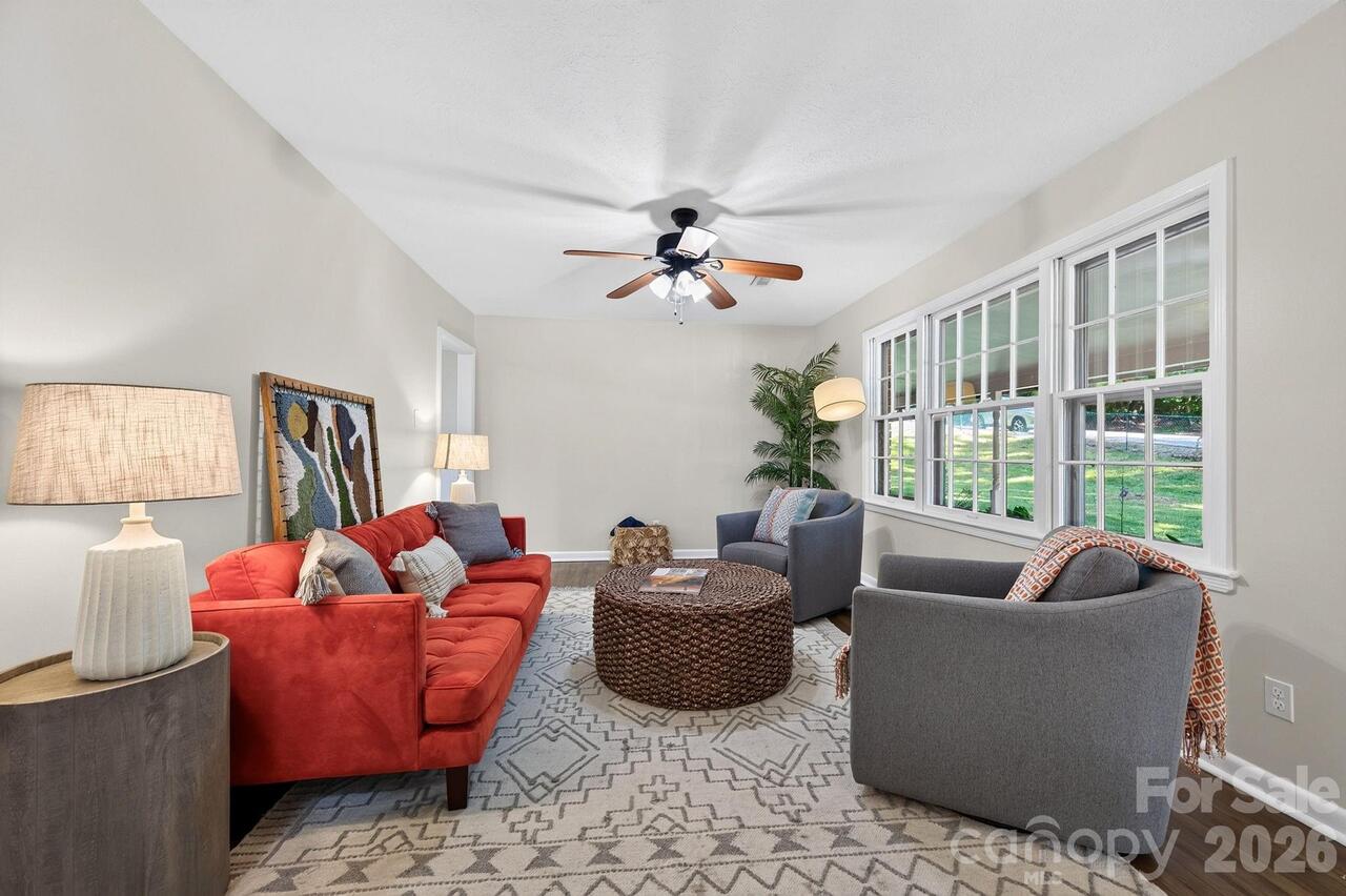 Listing Photo 9