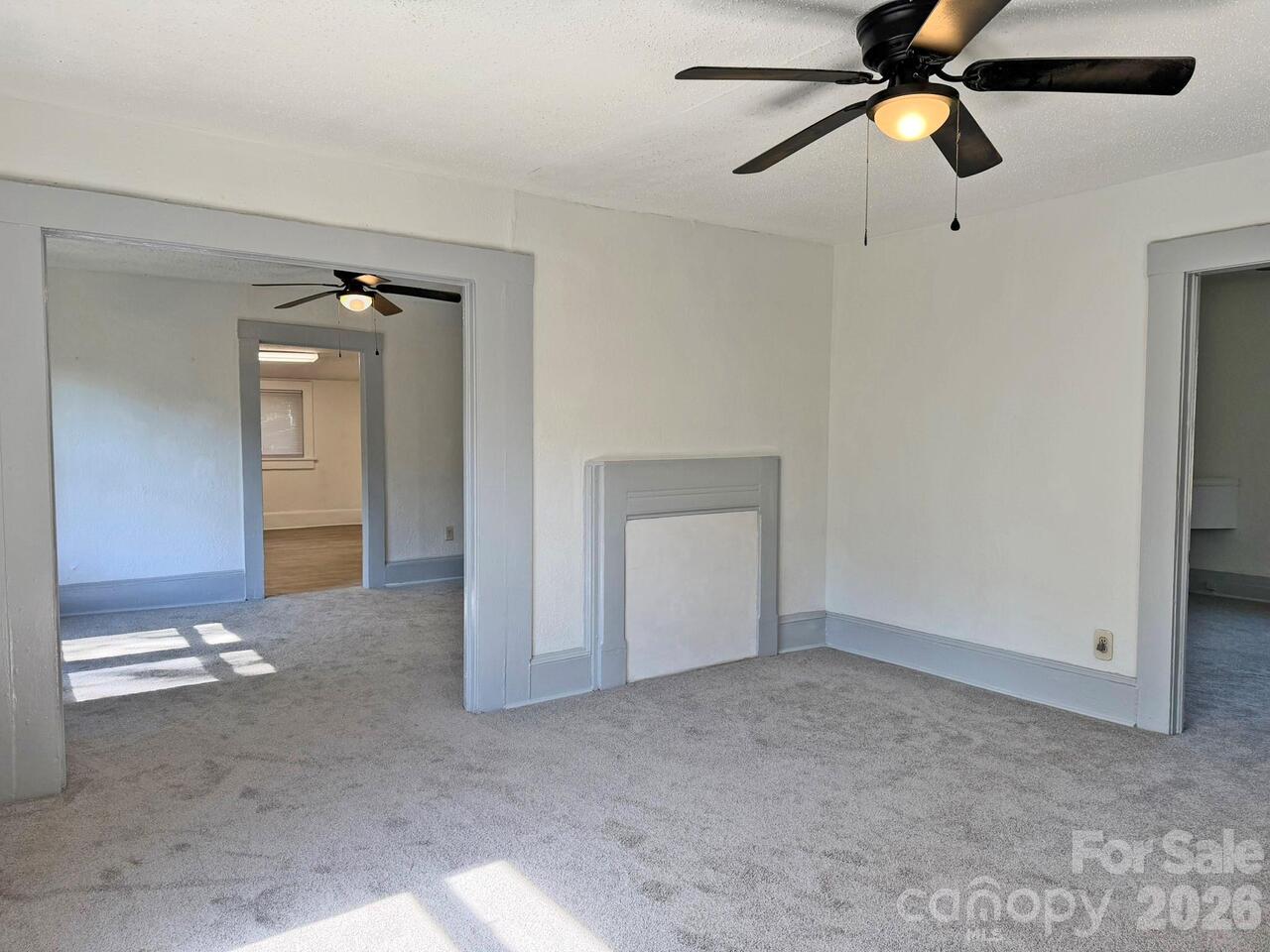 Listing Photo 8