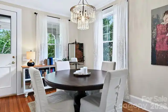 Listing Photo 11