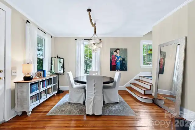 Listing Photo 12