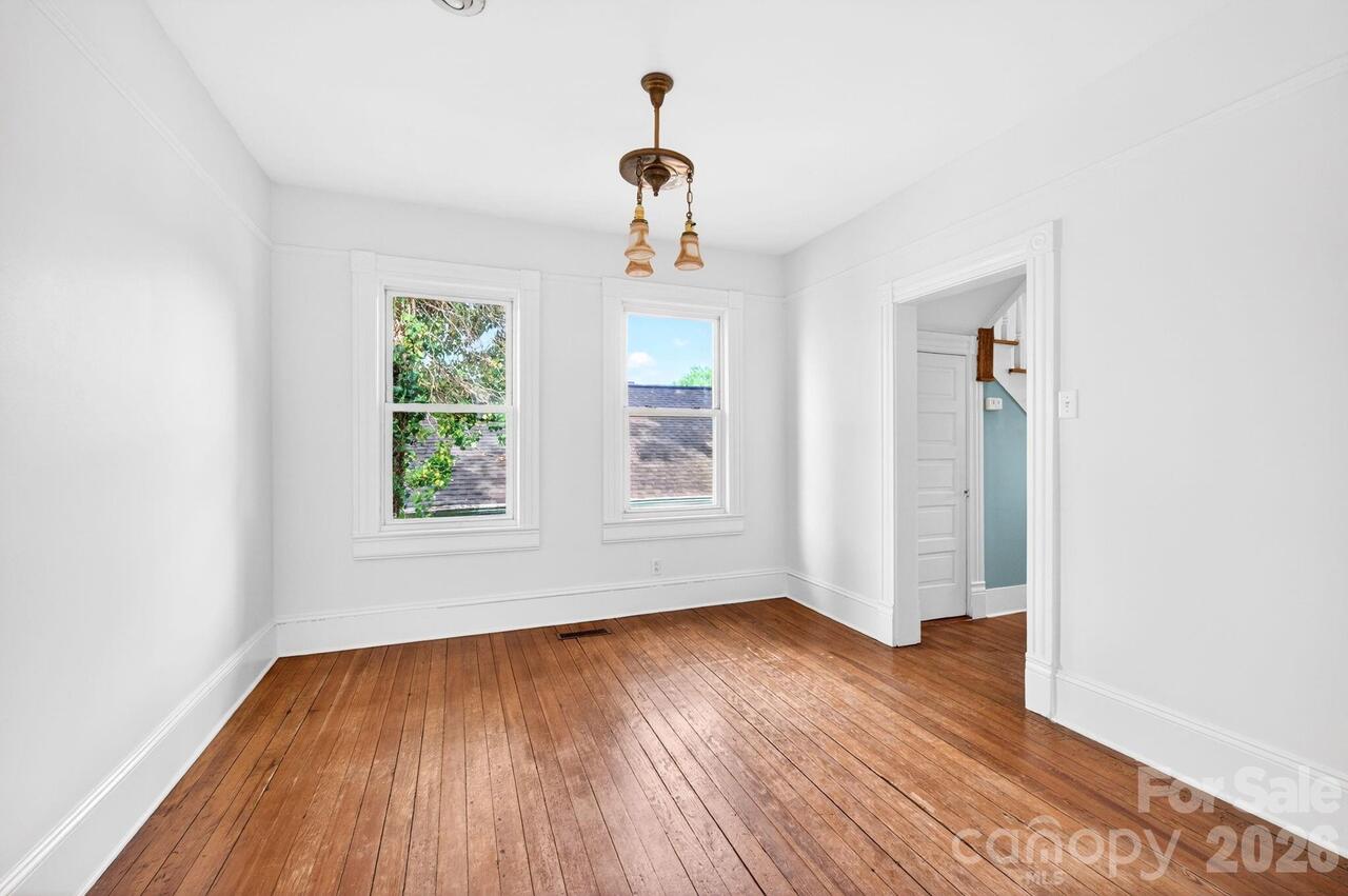 Listing Photo 8