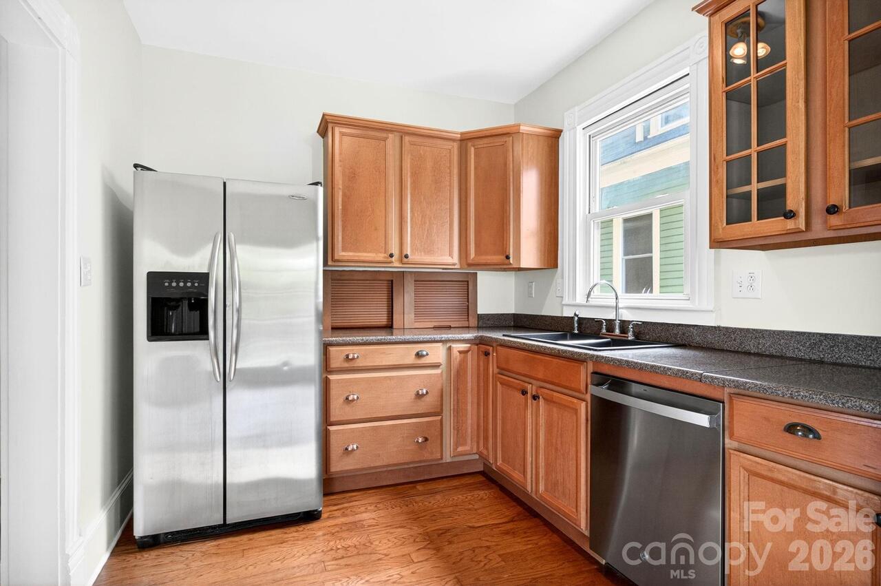 Listing Photo 11
