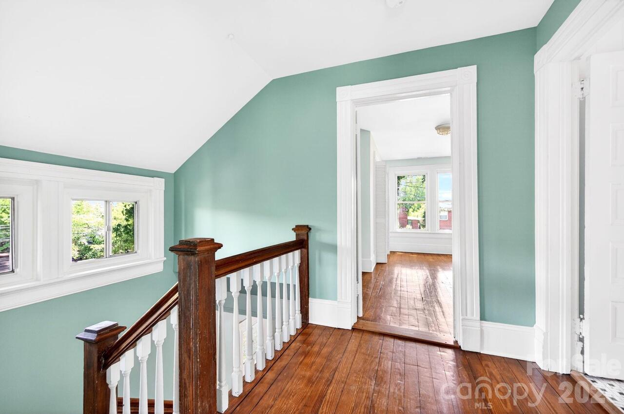 Listing Photo 17