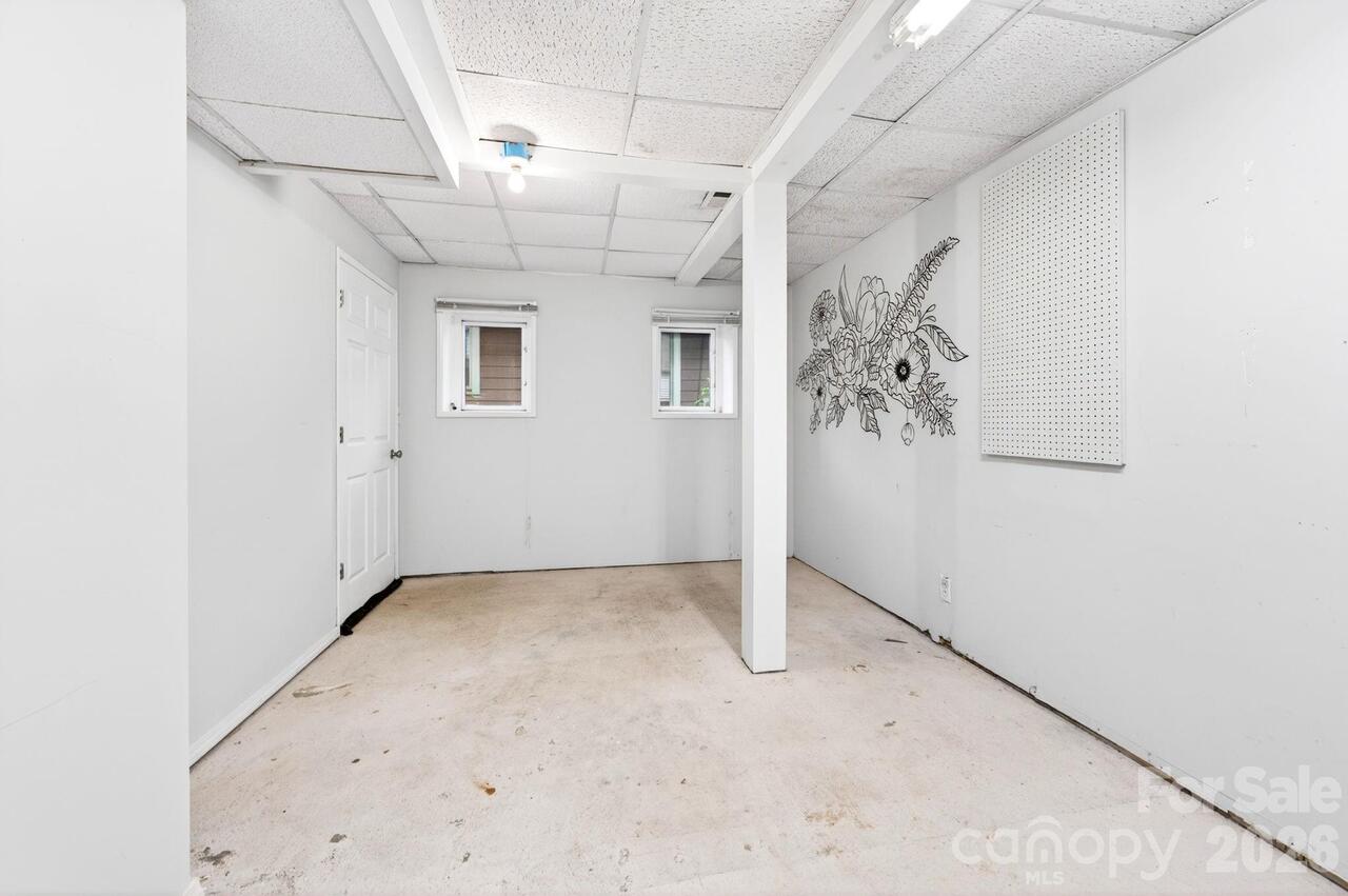 Listing Photo 32