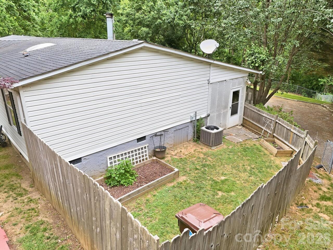 Listing Photo 17