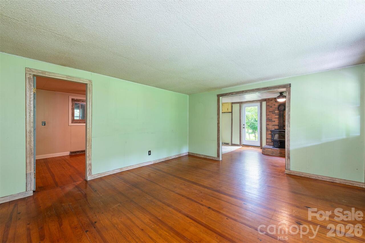 Listing Photo 14