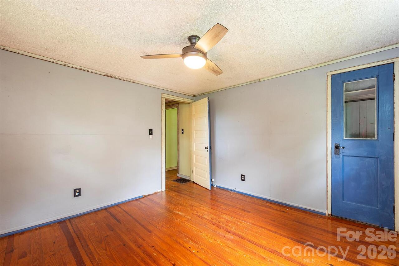 Listing Photo 18