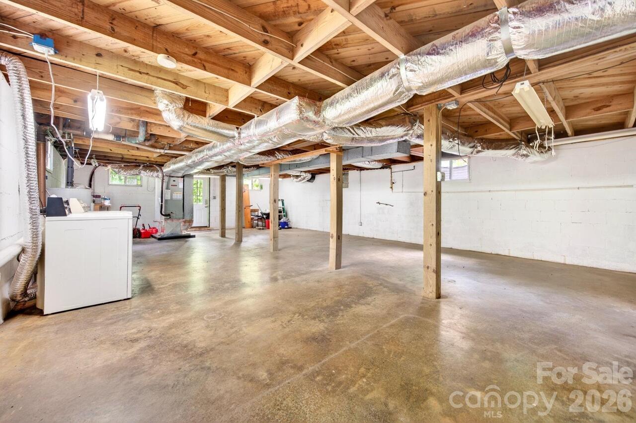 Listing Photo 14