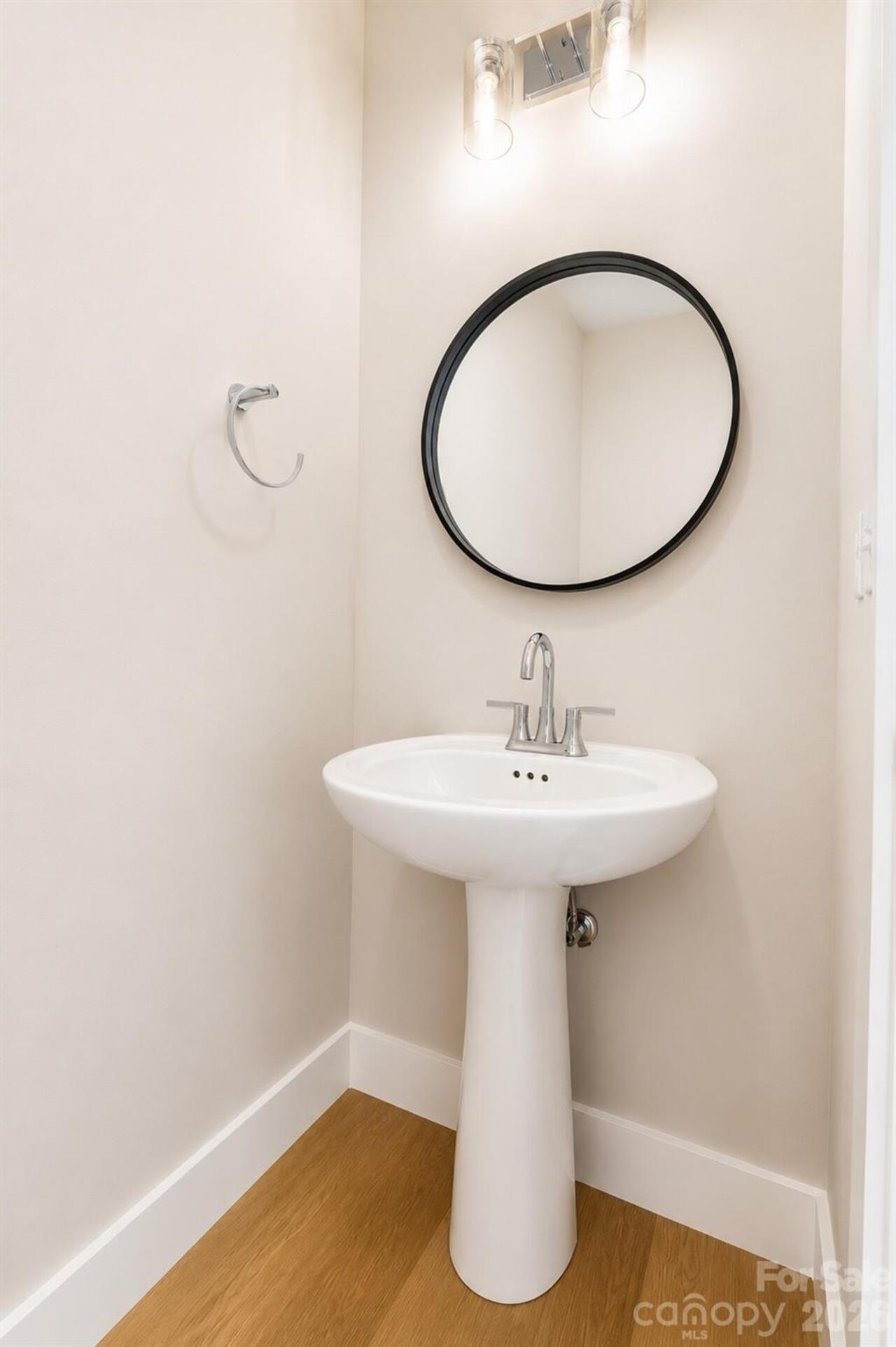 Listing Photo 11