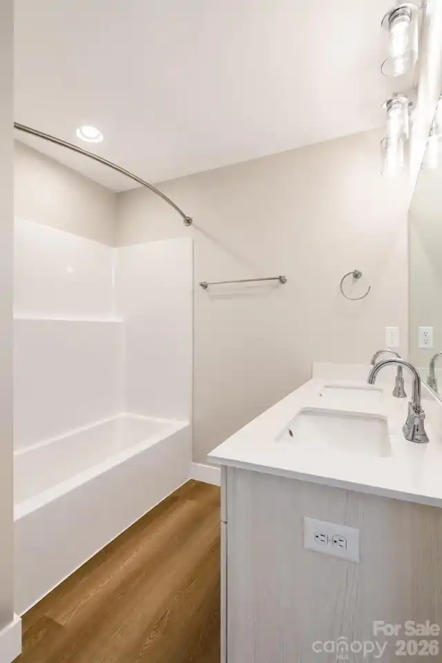 Listing Photo 19