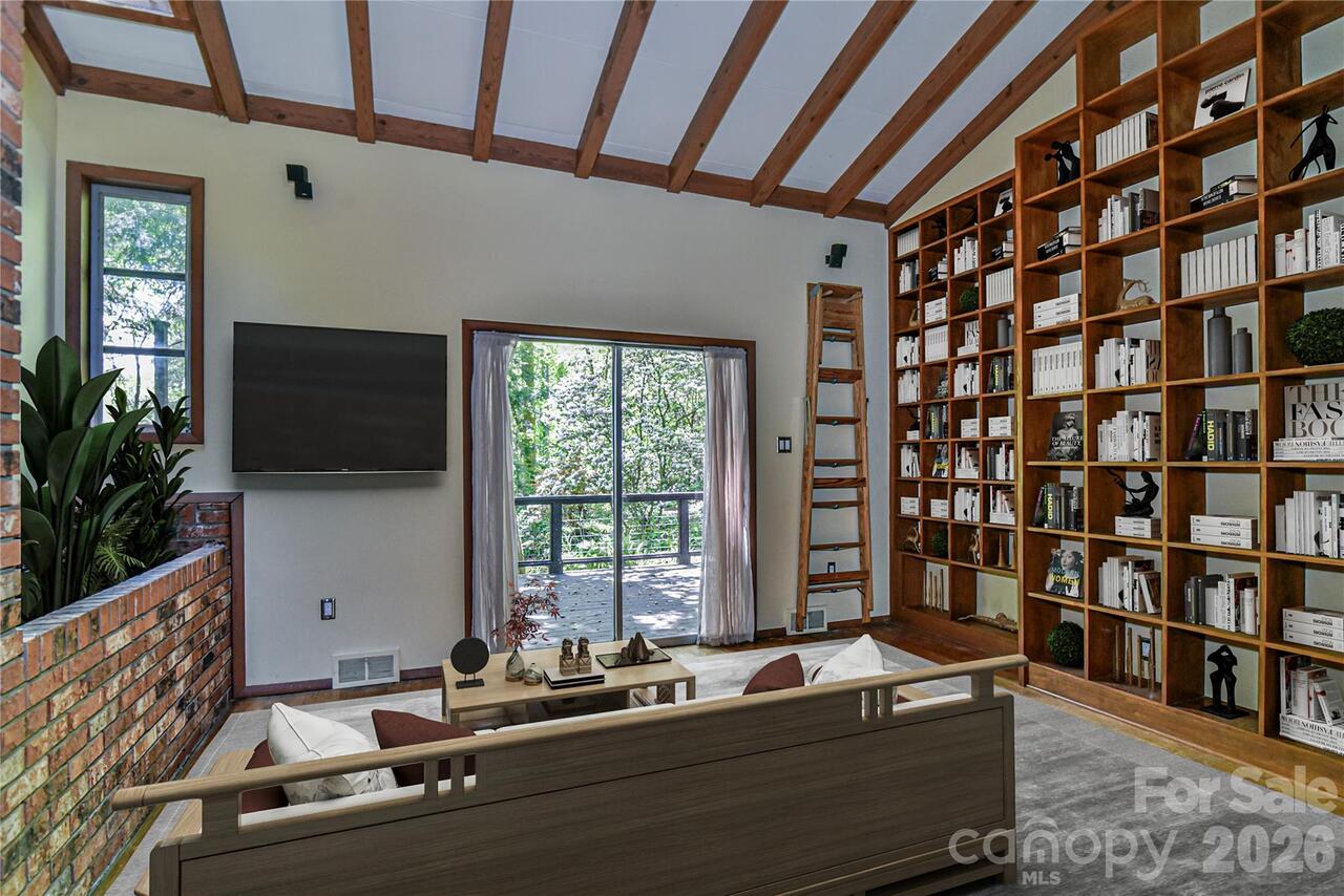 Listing Photo 12