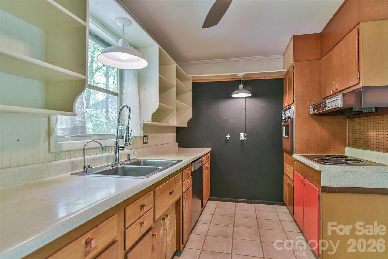 Listing Photo 14