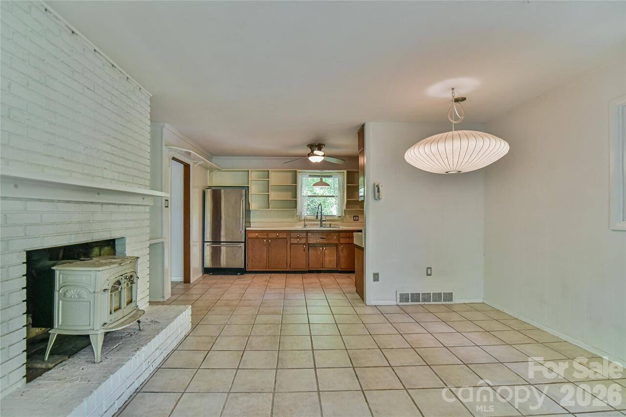 Listing Photo 16