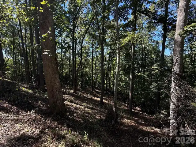 Listing Photo 12
