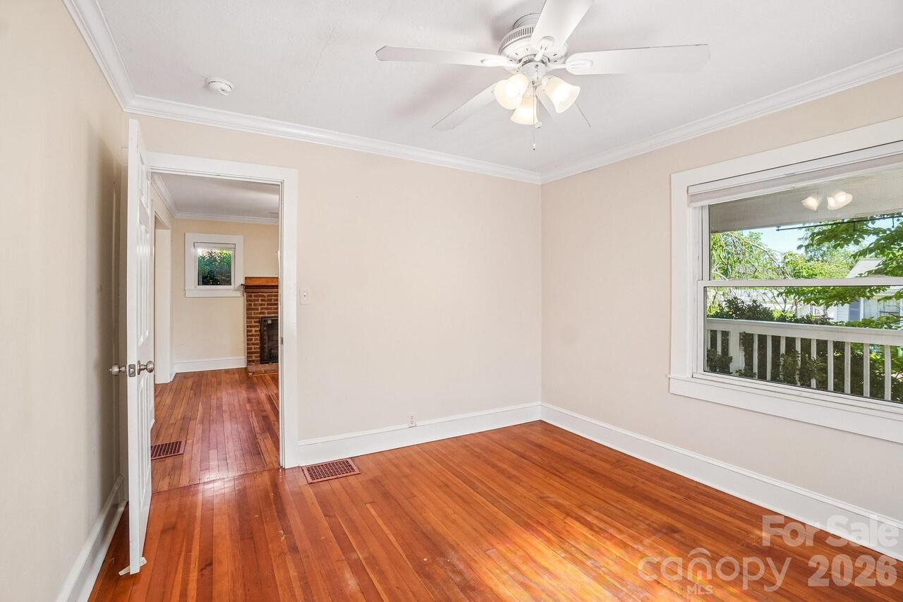 Listing Photo 8
