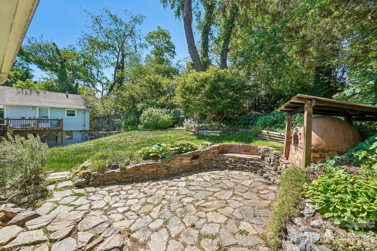 Listing Photo 15
