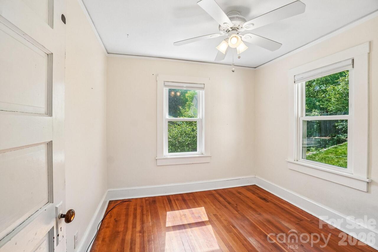 Listing Photo 10