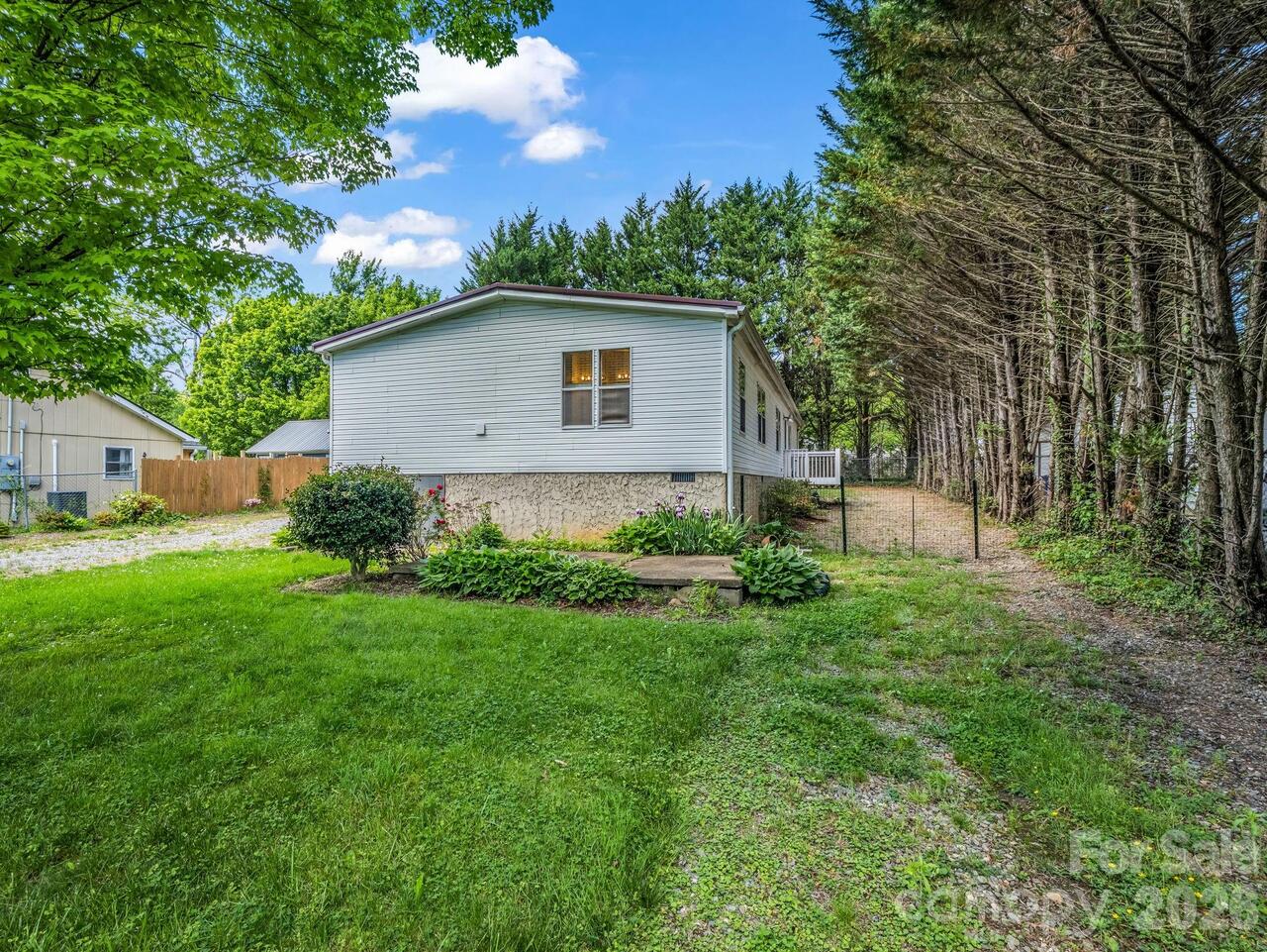 Listing Photo 6