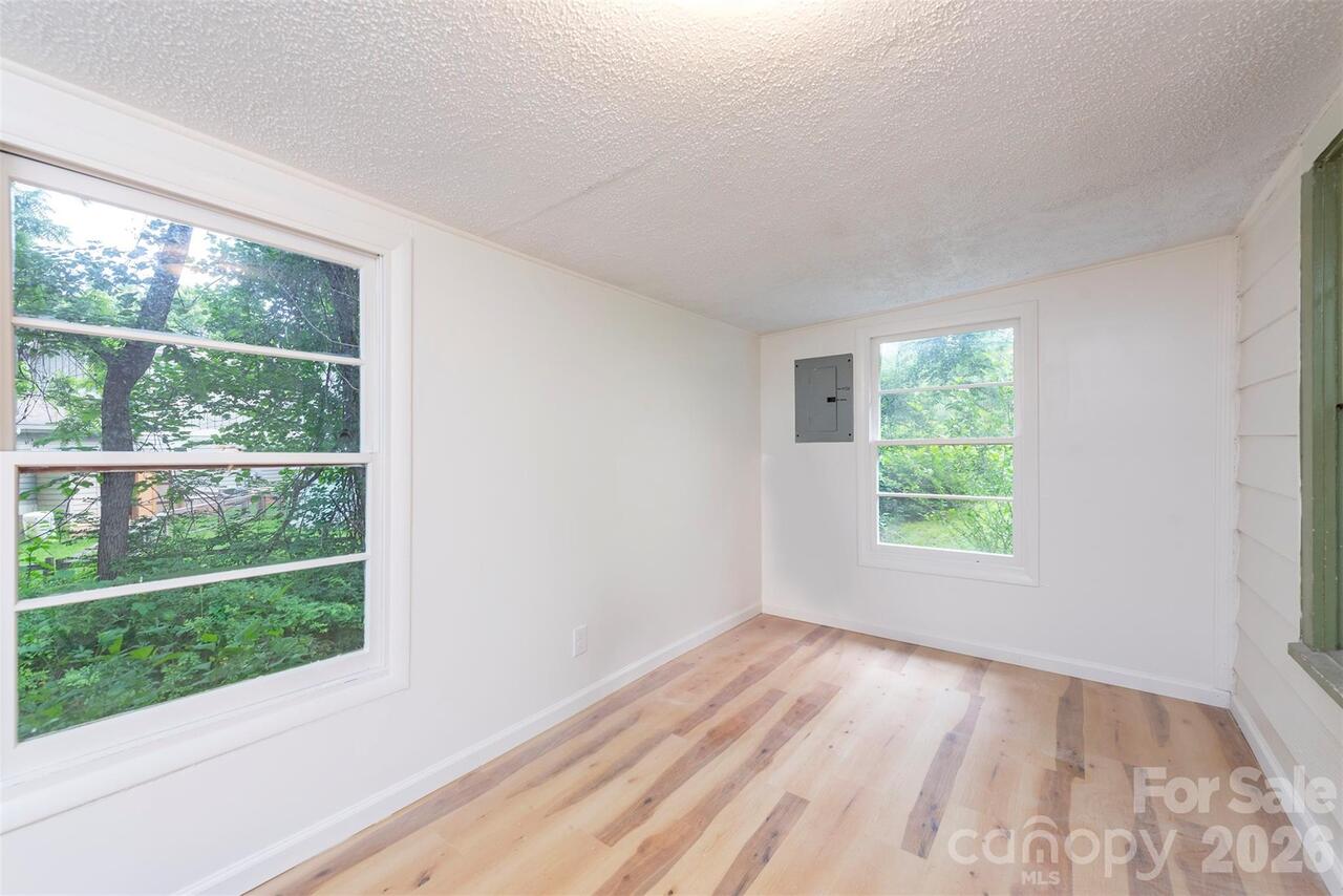 Listing Photo 17