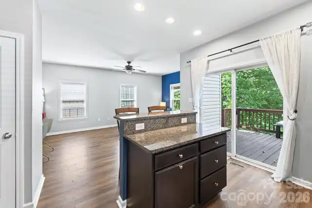 Listing Photo 12