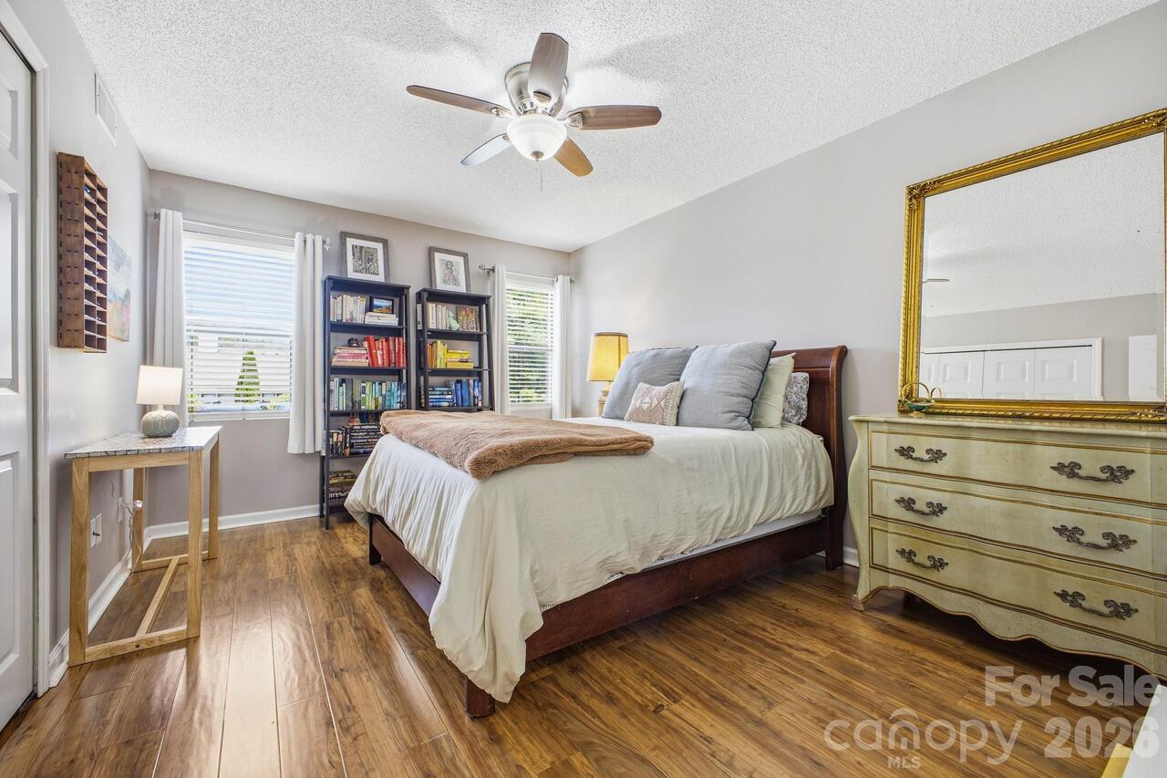 Listing Photo 15