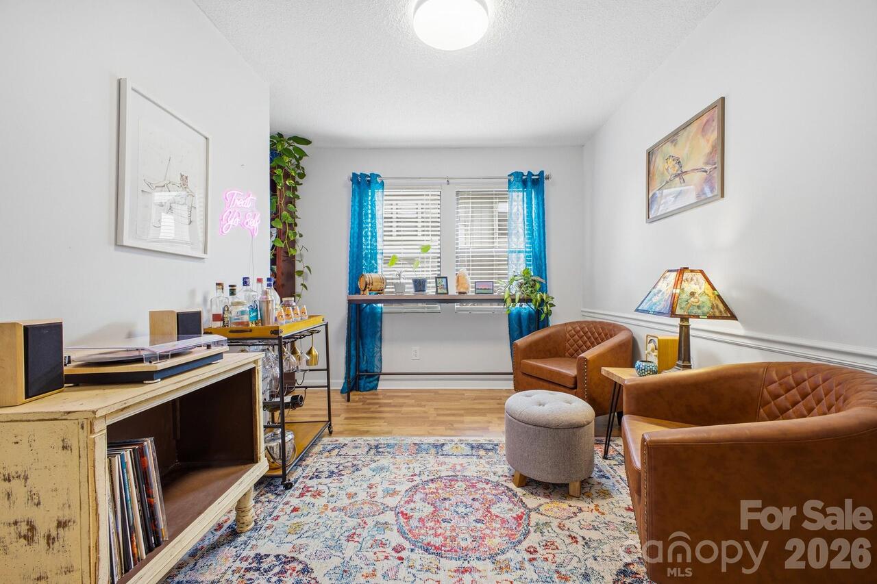 Listing Photo 14