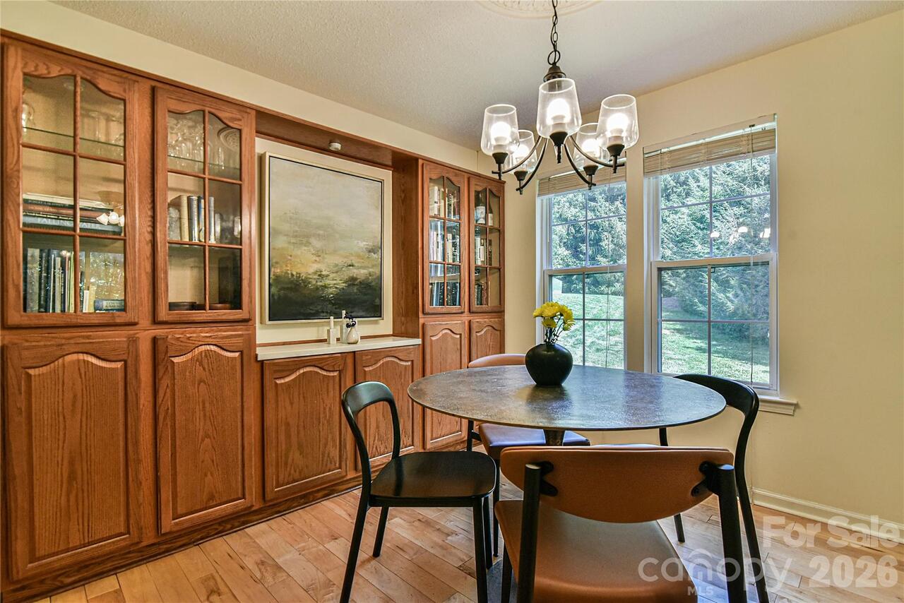 Listing Photo 9