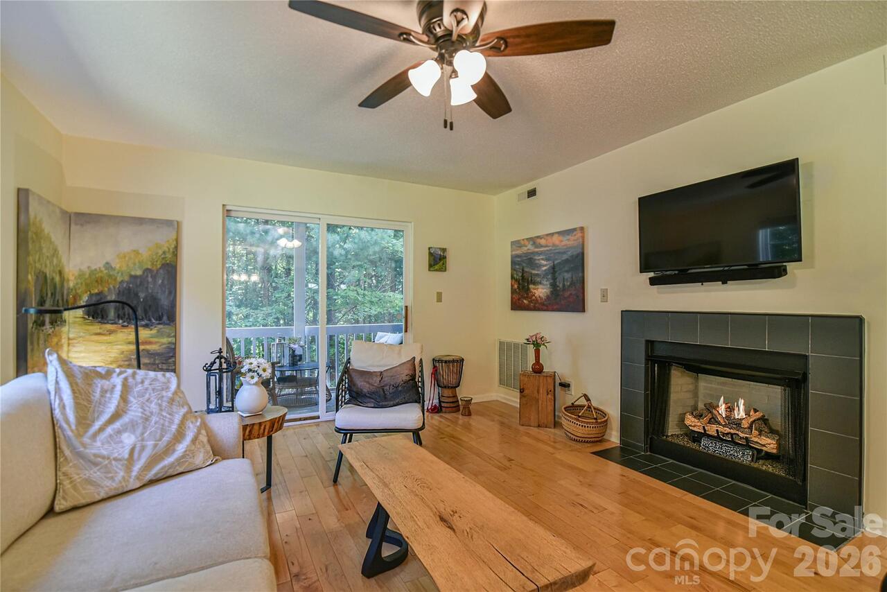 Listing Photo 12