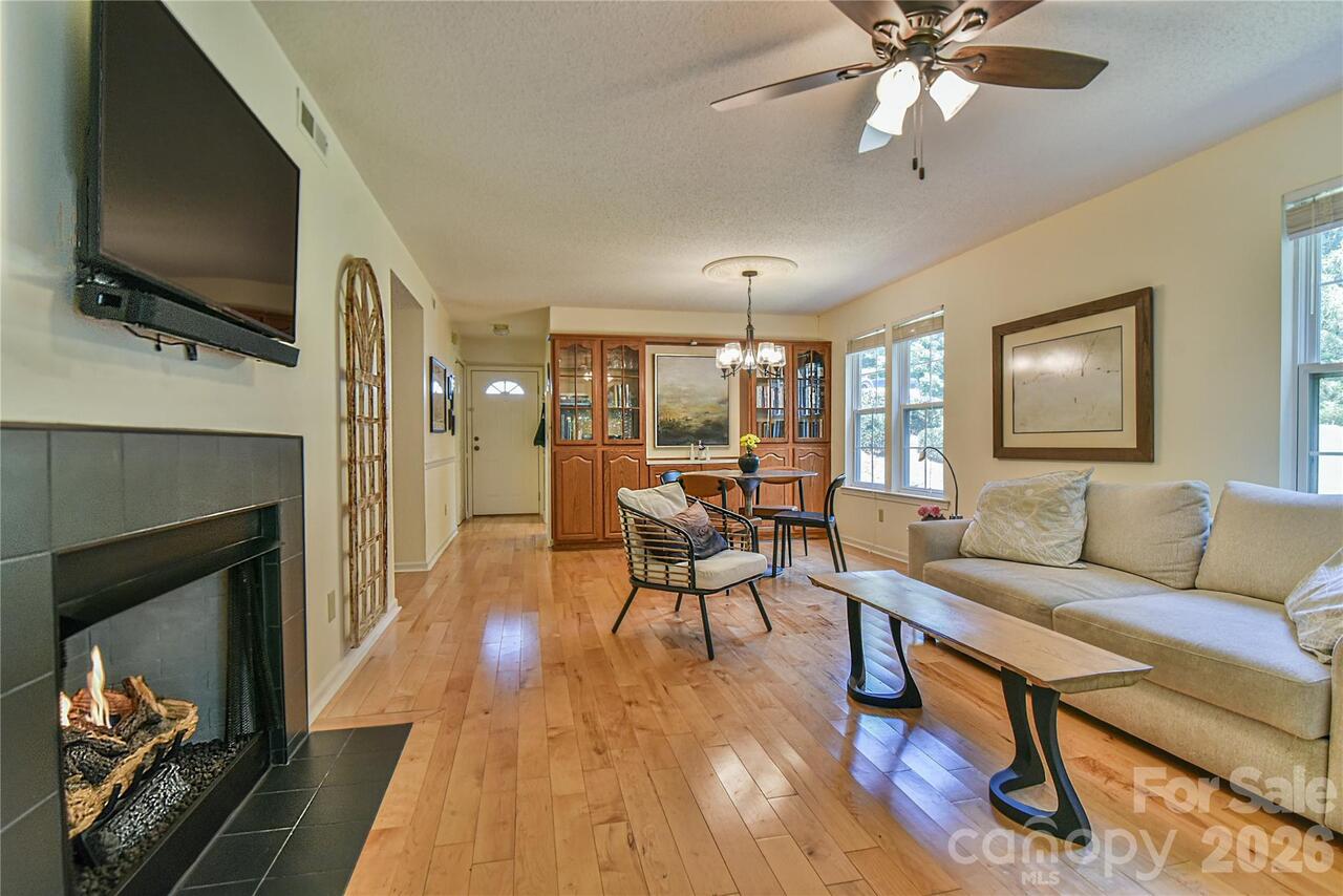 Listing Photo 14