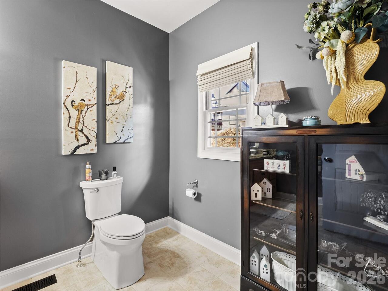 Listing Photo 10