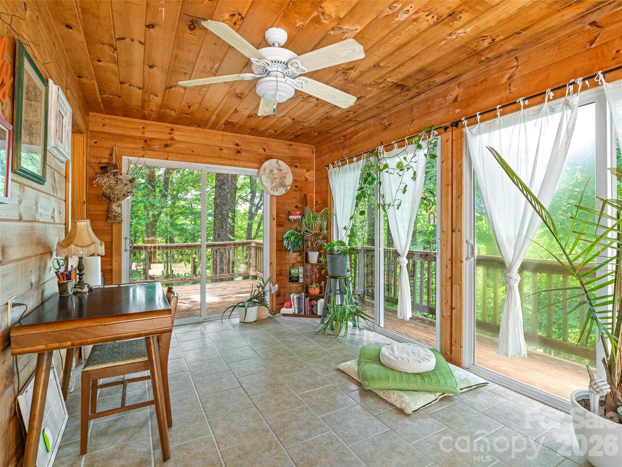Listing Photo 12