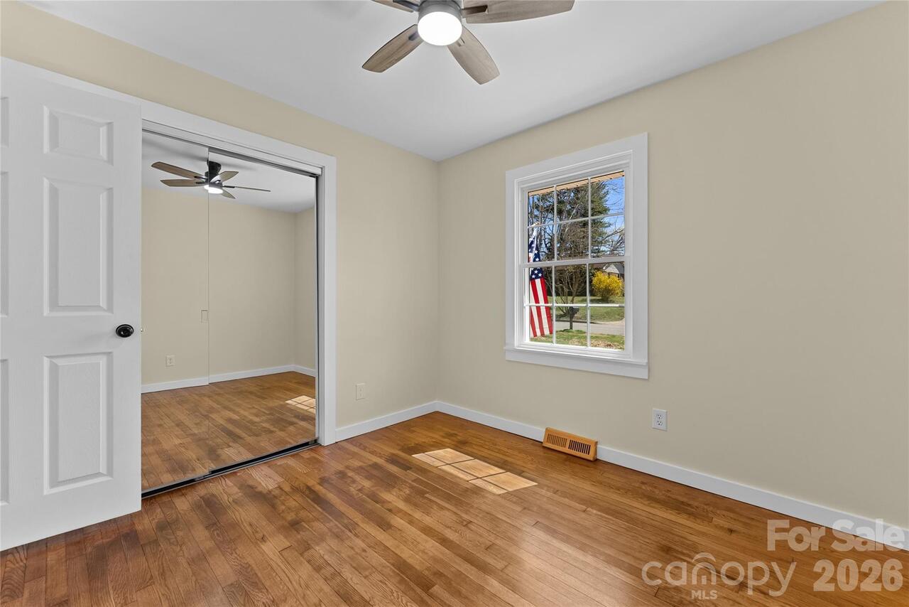 Listing Photo 22