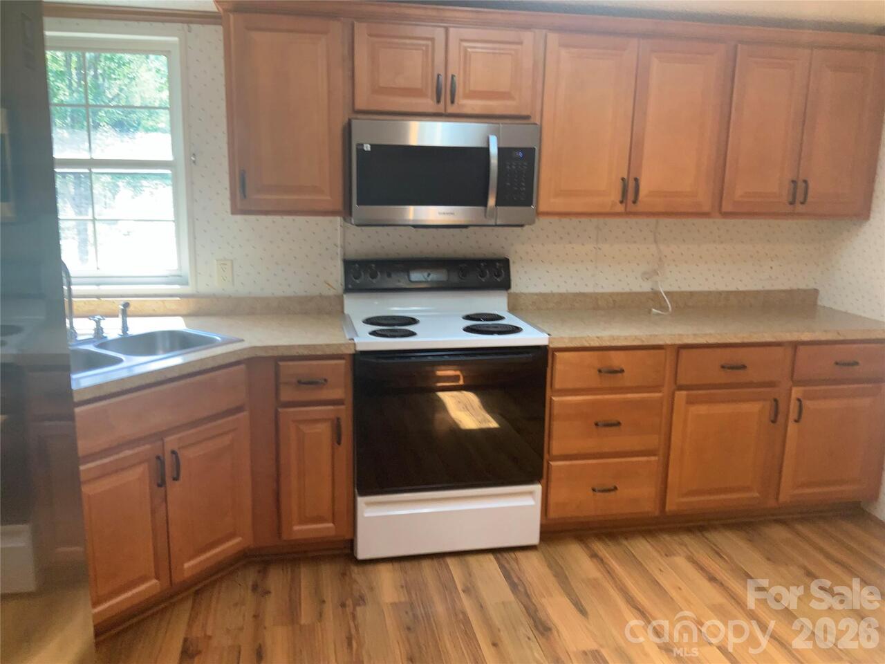 Listing Photo 6