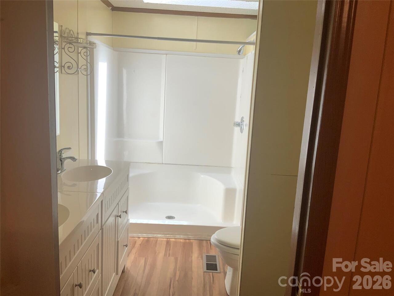 Listing Photo 23