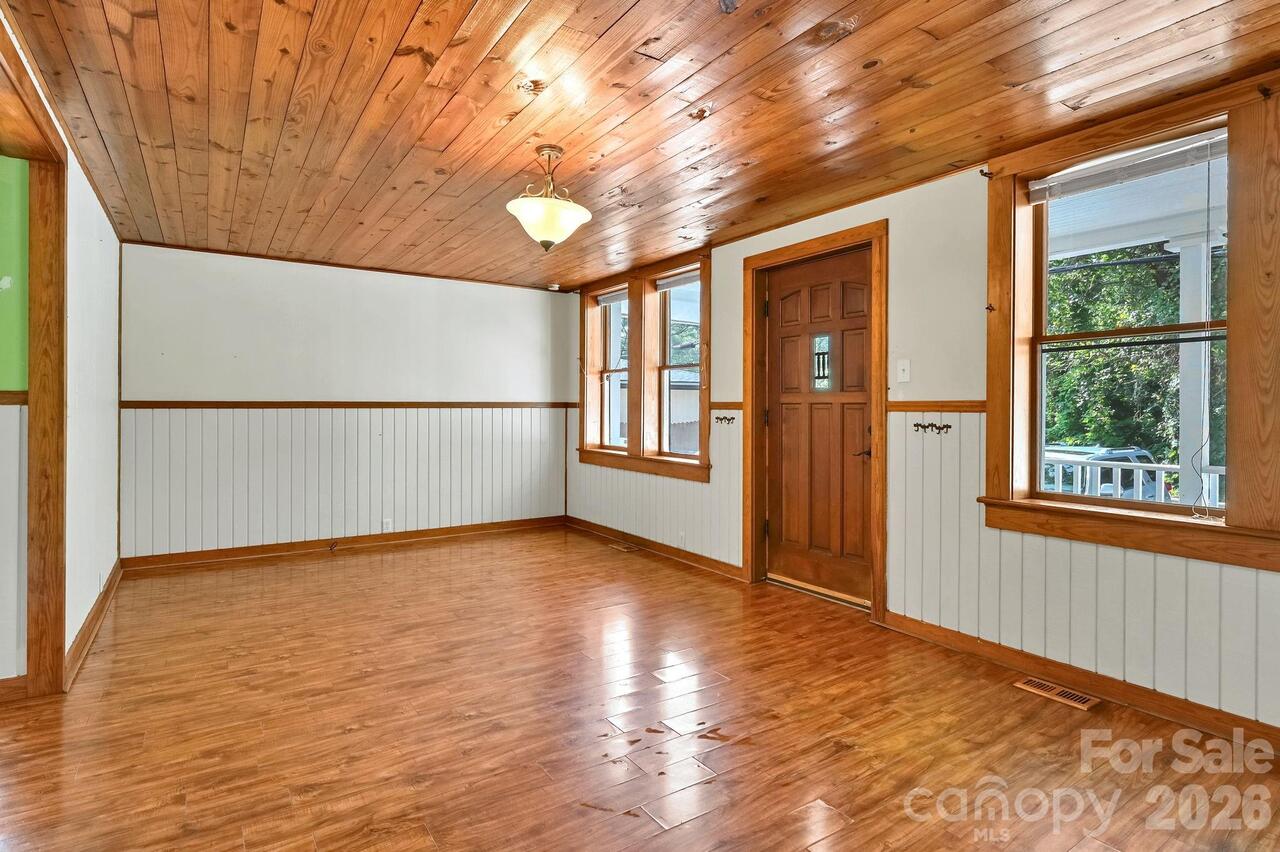 Listing Photo 6