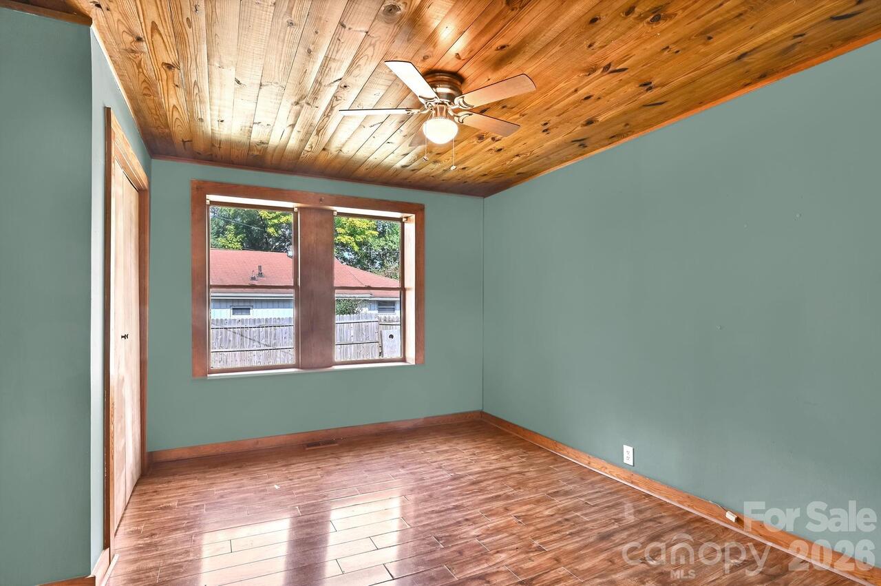 Listing Photo 7