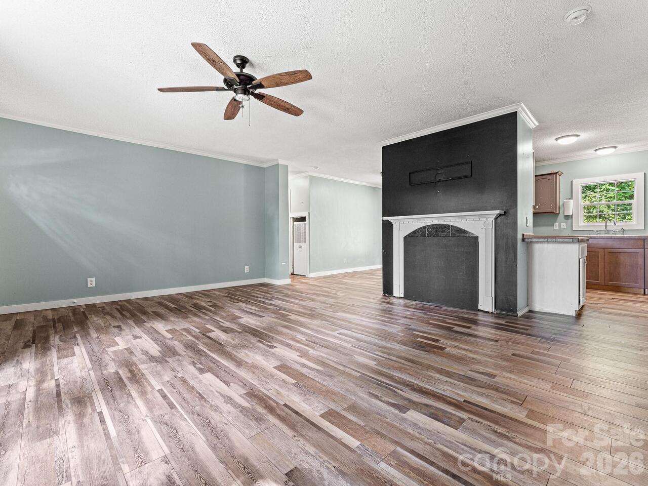 Listing Photo 6