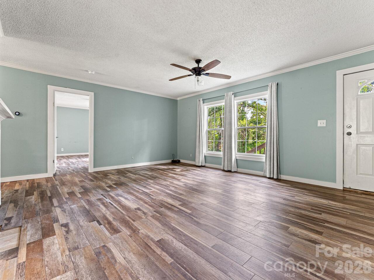 Listing Photo 8
