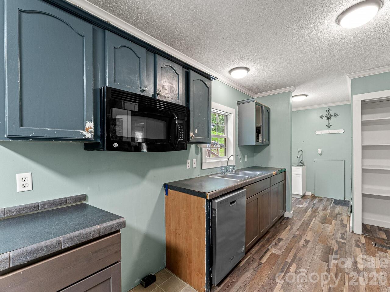 Listing Photo 11