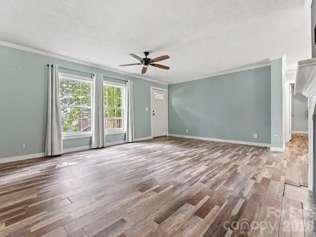 Listing Photo 7