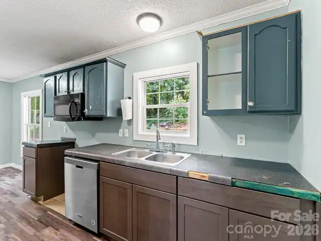 Listing Photo 14