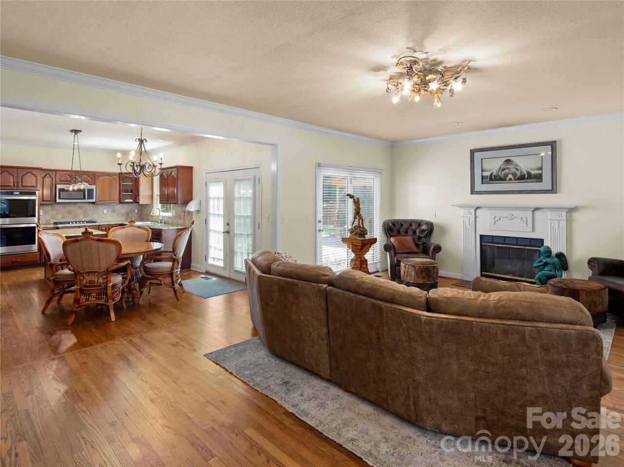 Listing Photo 14