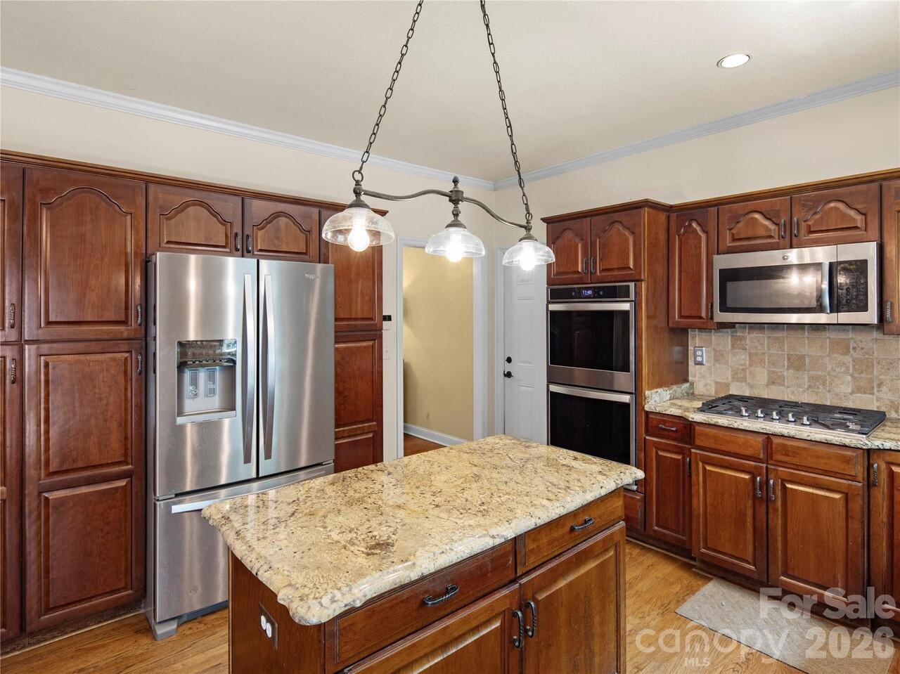 Listing Photo 10
